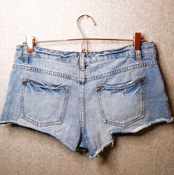 Free People Distressed Jean Shorts - Picture 6 of 6